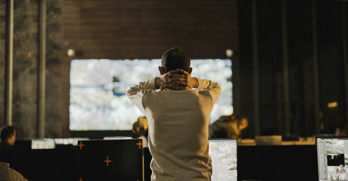 安全游戏环境的创建是否应该是游戏公司的主要职责之一？ 