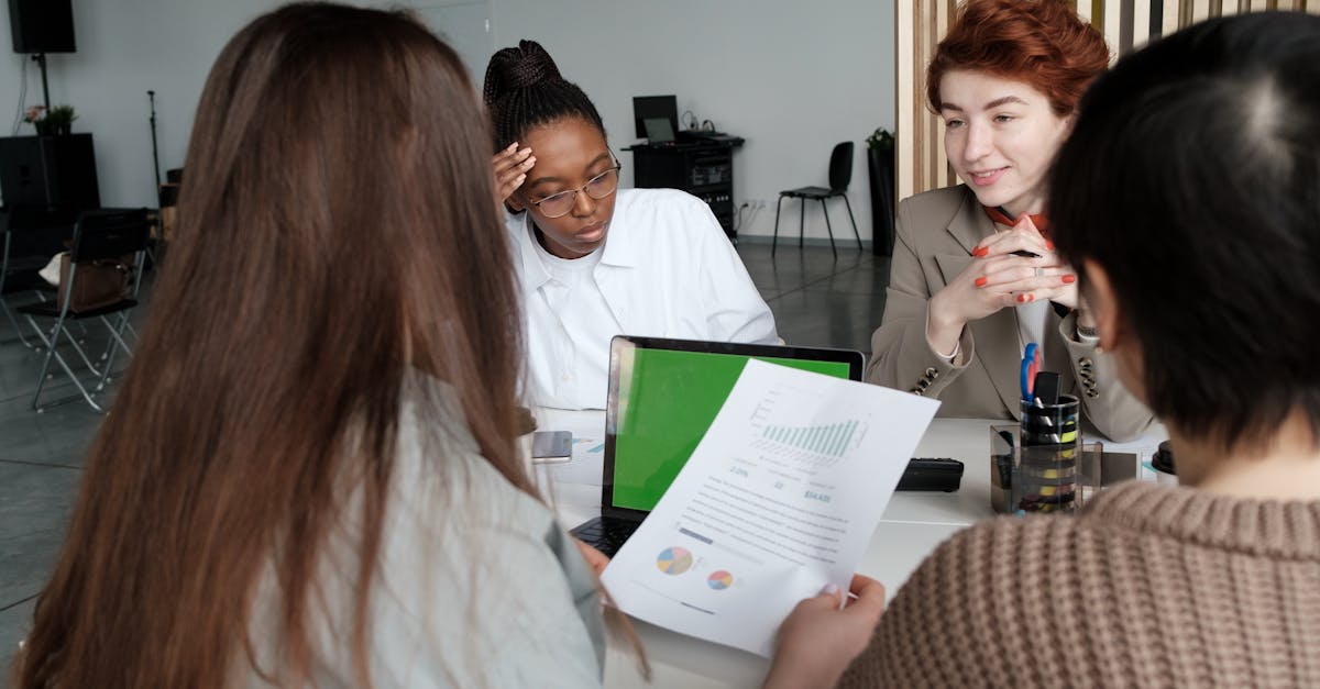 飞网ip实名账号：如何攻克离网短信营销难题 