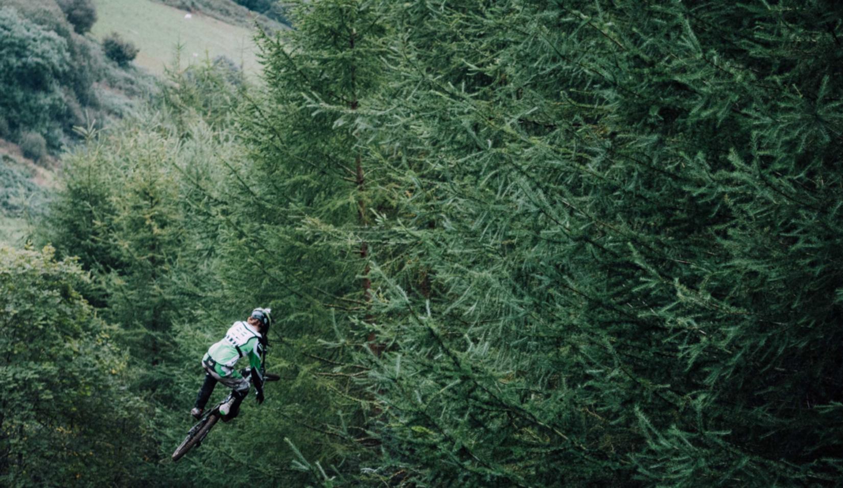 互联网黑市：黑客和盗贼的秘密换手交易地