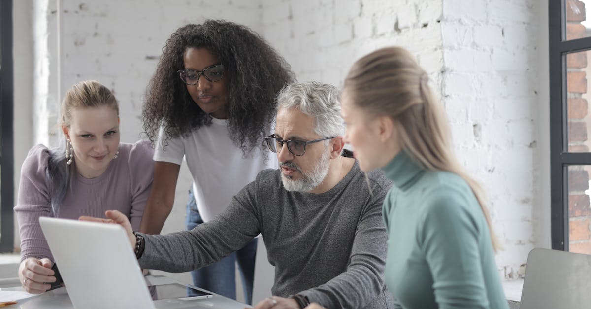 实名微信号批发：小游戏详情下载教程软件app